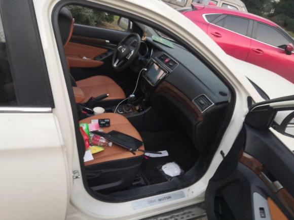 [无锡·苏E] 二手北汽威旺北汽威旺S502016款 1.5T CVT欢动尊贵型