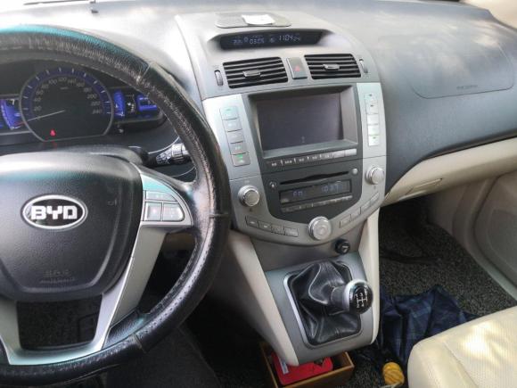 [上海·沪C] 二手比亚迪比亚迪S62012款 2.0L 手动尊贵型