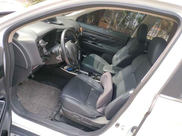 [上海·沪B] 二手三菱欧蓝德2019款 2.4L 四驱致享版 7座 国VI