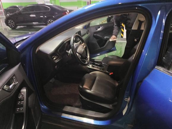 [北京·陕A] 二手福特福克斯2019款 三厢 EcoBoost 180 自动锋耀型