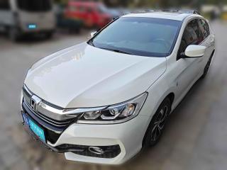 本田雅阁2016款2.0L精英版