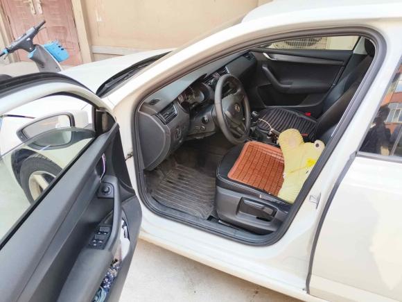 [南昌·赣A] 二手斯柯达明锐2018款 1.6L 手动标准版