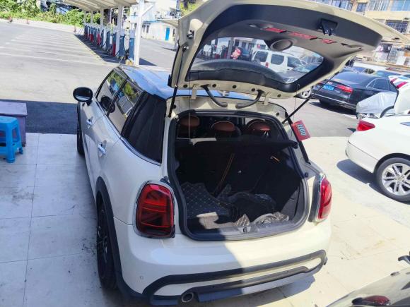 [上海·苏U] 二手MINIMINI2022款 1.5T COOPER 艺术家 五门版