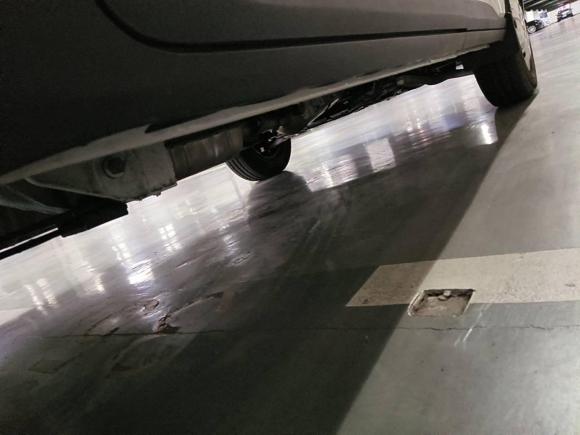 [上海·粤L] 二手上汽大通MAXUS新途V702023款 2.0T 精英版 手动短轴低顶 5/6座（125Ps）