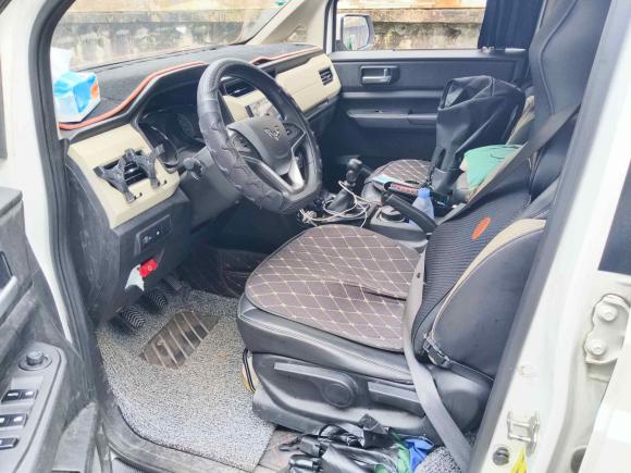 [广州·粤G] 二手五菱汽车五菱宏光PLUS2019款 1.5T 手动豪华型 7座