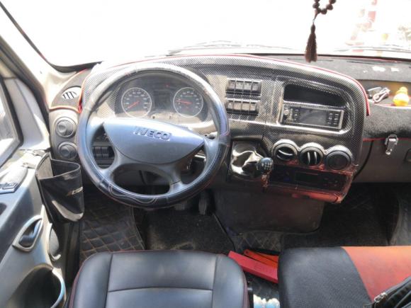 [无锡·苏B] 二手依维柯依维柯褒迪2017款 2.5T经典A32客车中顶6-7座47Z5