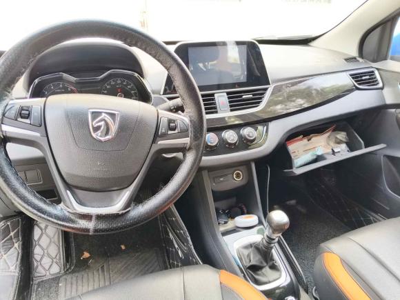 [无锡·苏B] 二手宝骏宝骏3102017款 1.5L 手动豪华型