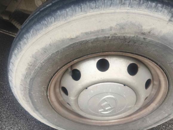 [上海·沪K] 二手上汽大通MAXUS新途V802021款 2.0T 手动经典城配王长轴中顶3座