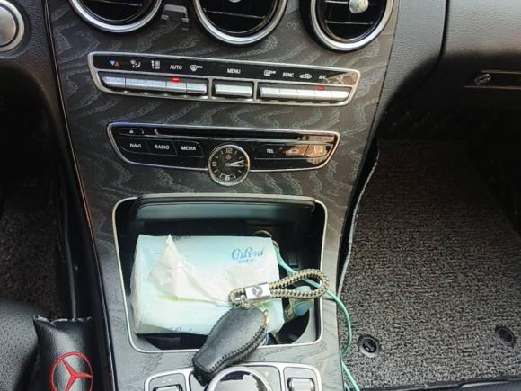 [上海·沪F] 二手奔驰奔驰C级2018款 C 180 L 时尚型运动版