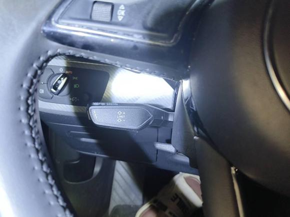 [深圳·粤B] 二手奥迪奥迪A4L2017款 Plus 40 TFSI 时尚型