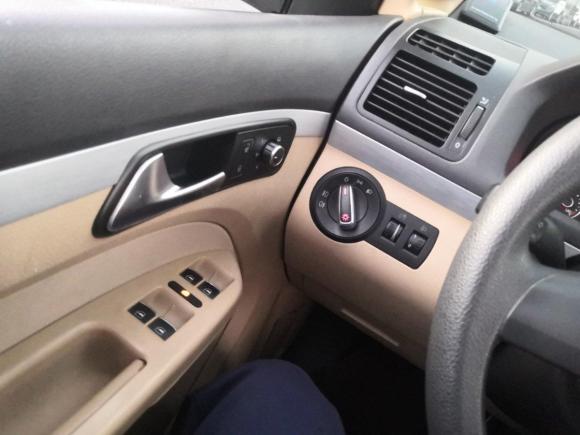 [上海·浙A] 二手大众途安2011款 1.4T DSG智雅版5座