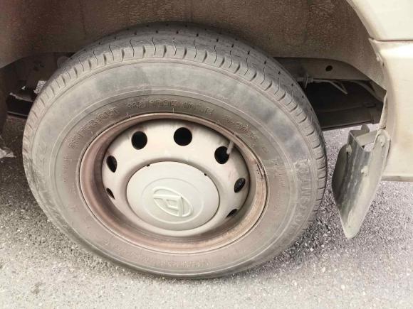 [杭州·浙A] 二手上汽大通MAXUS新途V802023款 2.0T 手动经典傲运通长轴中顶6/7/8/9座