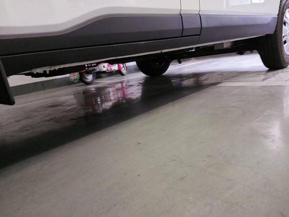 [上海·粤L] 二手上汽大通MAXUS新途V702023款 2.0T 精英版 手动短轴低顶 5/6座（125Ps）