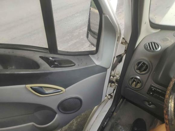 [武汉·鄂A] 二手依维柯依维柯褒迪2012款 2.5T-A32 基本型