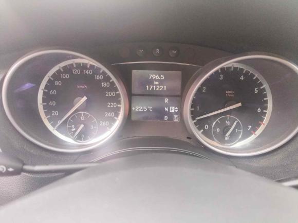 [上海·沪F] 二手奔驰奔驰R级2014款 R 320 4MATIC 商务型