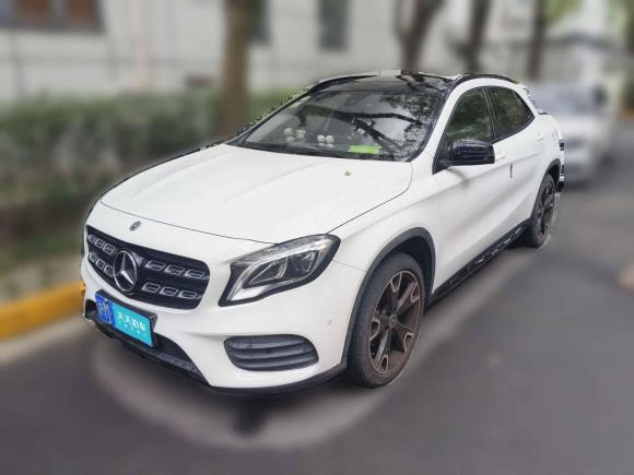 [上海·沪M] 二手奔驰奔驰GLA2018款 GLA 220 4MATIC 运动型