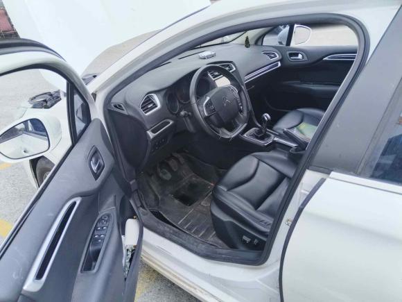 [上海·沪C] 二手雪铁龙雪铁龙C4L2015款 1.2T 手动豪华版