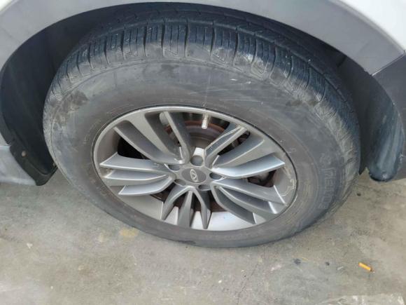 [济南·鲁A] 二手奇瑞瑞虎52015款 2.0L CVT家悦版