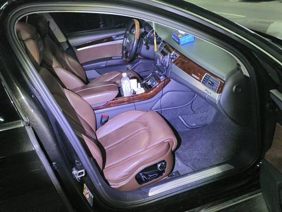 [上海·沪M] 二手奥迪奥迪A82012款 A8L 50 TFSI quattro尊贵型