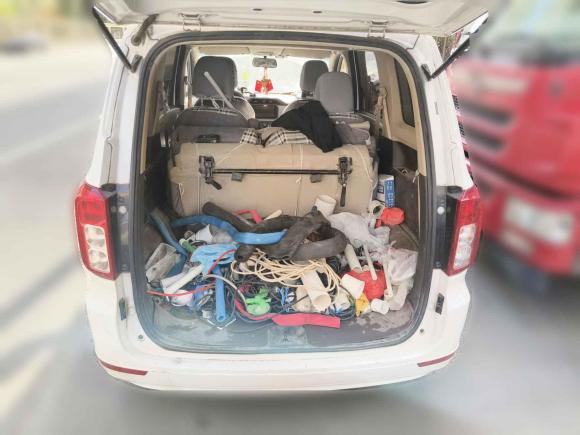 [无锡·苏B] 二手五菱汽车五菱宏光2018款 1.5L S标准型L2B