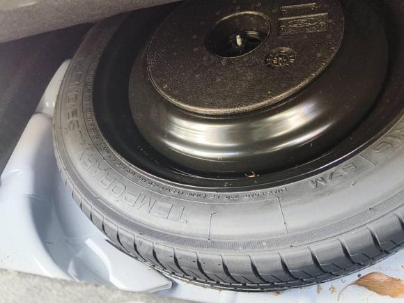 [上海·皖L] 二手福特福克斯2017款 三厢 1.6L 自动风尚型智行版