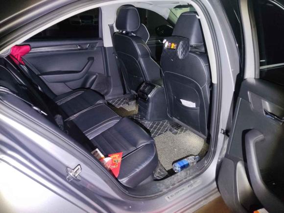 [武汉·鄂A] 二手斯柯达速派2016款 TSI330 DSG智行版