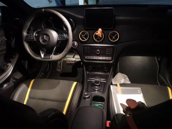 [常州·苏D] 二手奔驰奔驰A级AMG2017款 AMG A 45 4MATIC 暗夜雷霆限量版