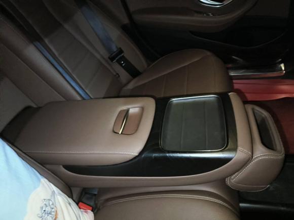 [武汉·鄂A] 二手奔驰奔驰E级2020款 E 300 L 运动时尚型