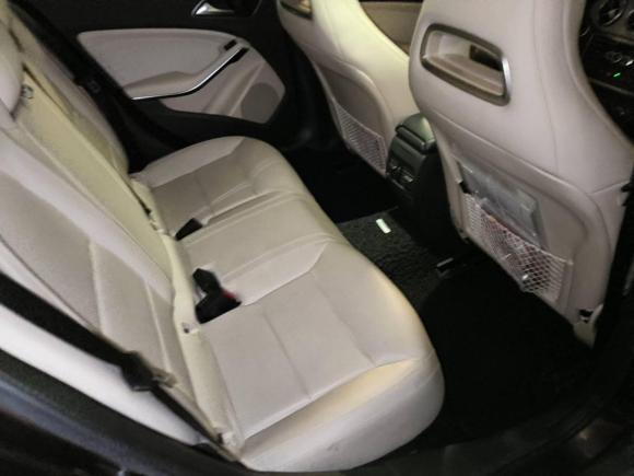 [上海·沪B] 二手奔驰奔驰GLA2015款 GLA 220 4MATIC 时尚型