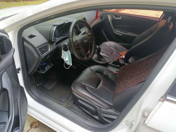 [武汉·鄂A] 二手奇瑞艾瑞泽52017款 1.5L CVT领潮版