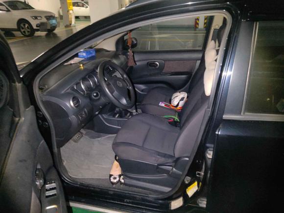 [佛山·粤X] 二手日产骊威2010款 劲锐版 1.6L 自动标准型