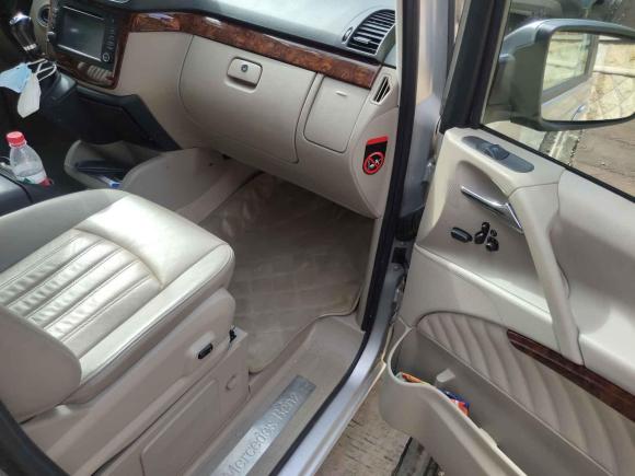 [广州·粤A] 二手奔驰唯雅诺2012款 2.5L 领航版