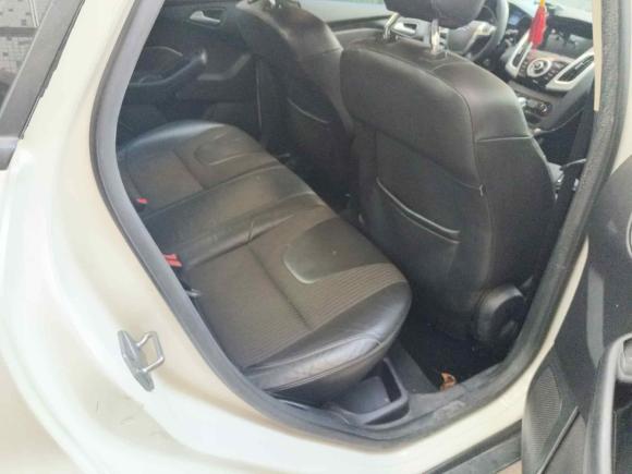 [深圳·粤B] 二手福特福克斯2012款 三厢 1.6L 自动风尚型