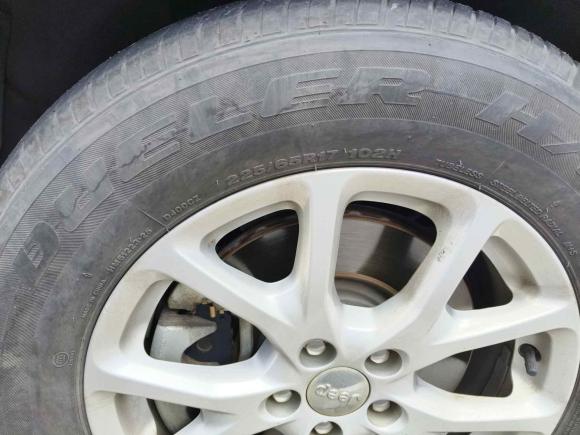 [南京·苏A] 二手Jeep自由光2016款 2.4L 专业智能版