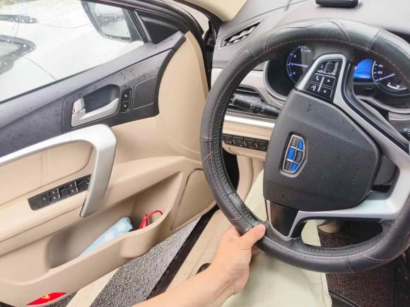 [南通·赣F] 二手吉利汽车帝豪2017款 三厢百万款 1.5L 手动豪华型