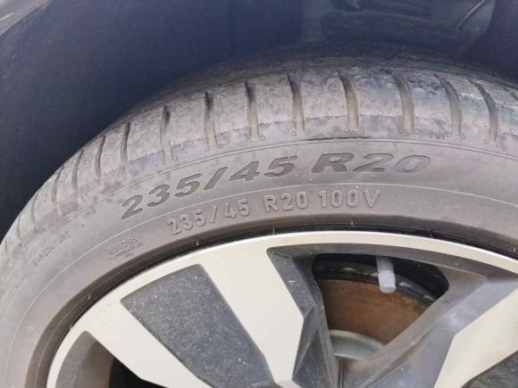 [上海·苏U] 二手大众途观X2022款 330TSI 两驱尊崇旗舰版