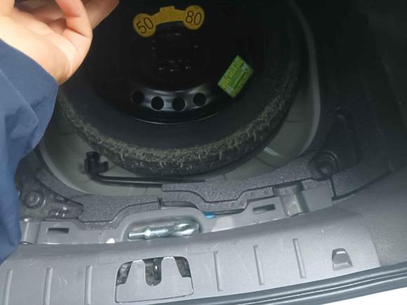 [上海·皖S] 二手沃尔沃沃尔沃S402010款 2.0L 自动智雅版