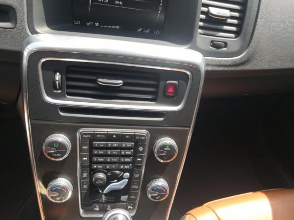 [上海·沪C] 二手沃尔沃沃尔沃V602015款 T5 智雅版