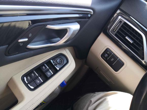 [上海·沪C] 二手众泰大迈X52017款 升级版 1.5T CVT地主型