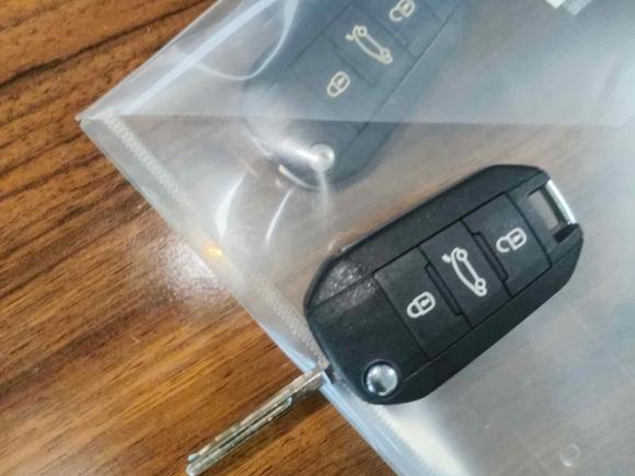 [上海·苏M] 二手标致标致30082016款 1.6THP 自动标准版