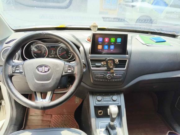 [西安·陕U] 二手奔腾奔腾X402018款 网红版 1.6L 自动互联智酷型