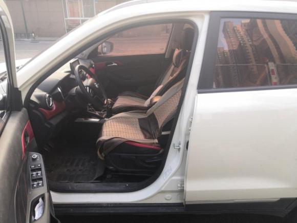 [成都·川A] 二手北京汽车绅宝X352016款 1.5L 手动精英版