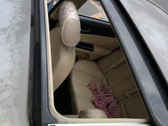 [佛山·粤X] 二手长安逸动2015款 1.6L 手动豪华型 国V