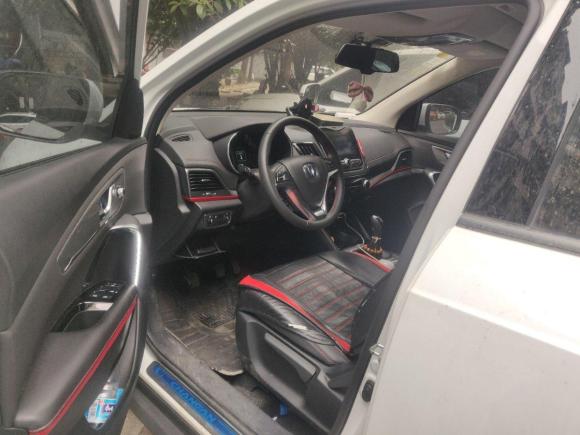 [武汉·鄂A] 二手长安长安CS552017款 1.5T 手动炫色型