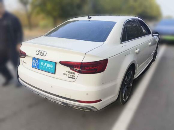 [青岛·鲁B] 二手奥迪奥迪A4L2017款 40 TFSI 时尚型