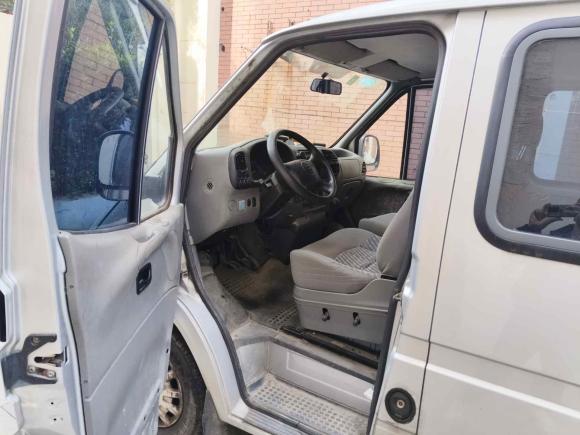 [上海·沪B] 二手福特经典全顺2016款 2.8T柴油短轴6座中顶多功能车JX493ZLQ4