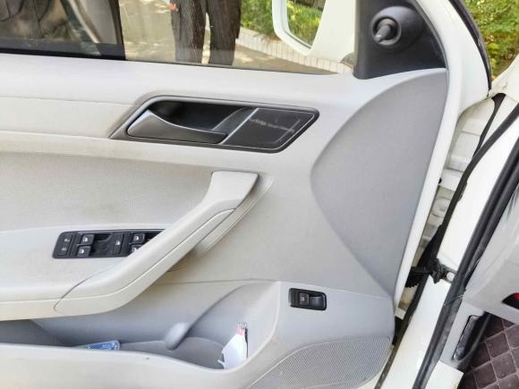 [成都·川M] 二手大众捷达2015款 1.6L 手动时尚型