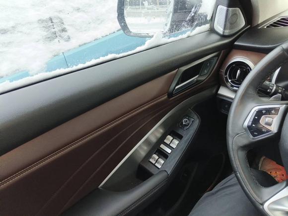 [青岛·鲁B] 二手魏牌魏牌 VV62020款 2.0T 两驱智护+