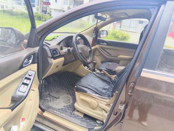 [杭州·浙A] 二手宝骏宝骏7302014款 1.5L 手动舒适型 7座