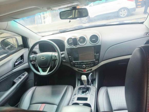 [上海·苏F] 二手比亚迪比亚迪S72015款 2.0T 自动尊贵型